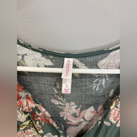 Xhilaration Green Floral Button Up Jumpsuit Size S Summer Flowy Wide Leg - Picture 3 of 10